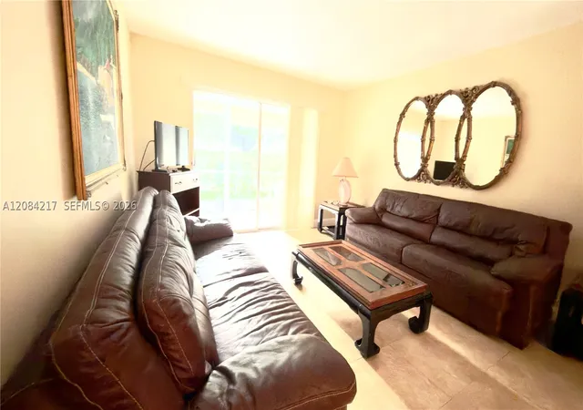 Listing Photo 4 - Condo for sale in building located at 2402 Antigua Cir, Coconut Creek, FL 33066 - Unit #G1
