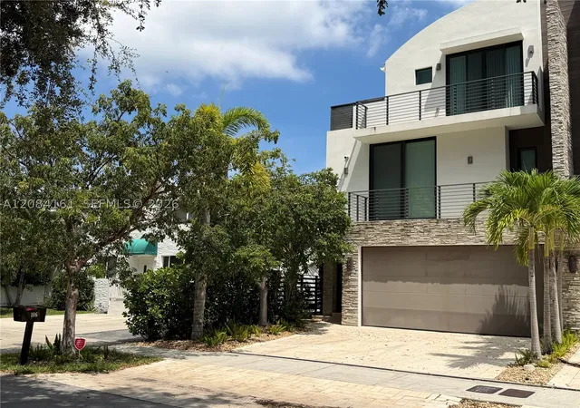 Townhouse for sale at 106 NE 16th Terrace, Fort Lauderdale, FL 33301 | MLS# A12084161