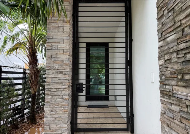 Photo 3 of Townhouse for sale at 106 NE 16th Terrace, Fort Lauderdale, FL 33301 | MLS# A12084161 | Listing updated on 2026-09-09