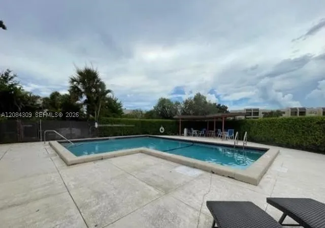 Photo 3 of Condo for sale at 182 Lakeview Dr #204, Weston, FL 33326 | MLS# A12084309 | Listing updated on 2026-09-09