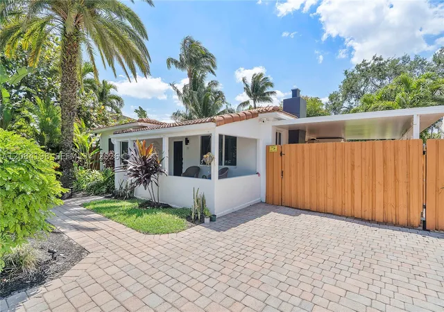 Photo 3 of Single family home for sale at 705 Sw 8th Avenue, Fort Lauderdale, FL 33315 | MLS# A12084198 | Listing updated on 2026-09-06