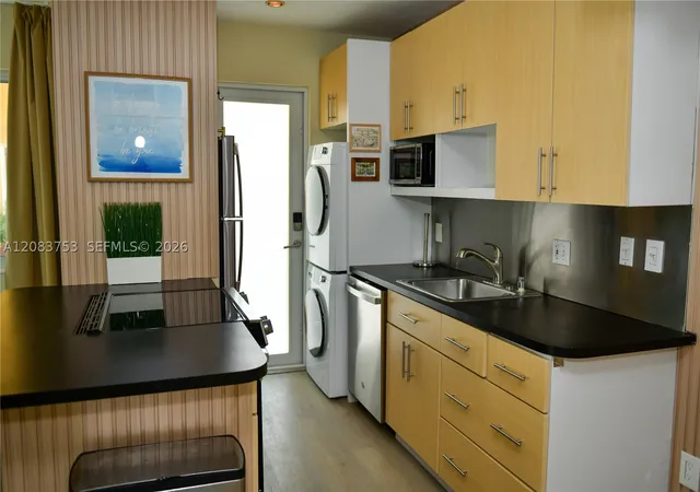 Listing Photo 4 - Condo for sale in building located at 65 W Washington Ave, Miami Beach, FL 33139 - Unit #26