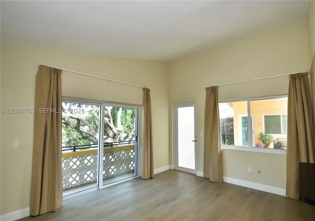 Listing Photo 5 - Condo for sale in building located at 65 W Washington Ave, Miami Beach, FL 33139 - Unit #26