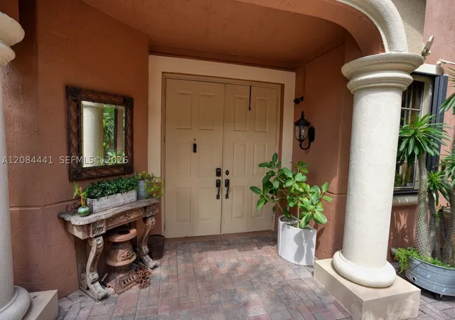 Photo 2 of Townhouse for sale at 2706 Kinsington Cir #23-2, Weston, FL 33332 | MLS# A12084441 | Listing updated on 2026-09-07