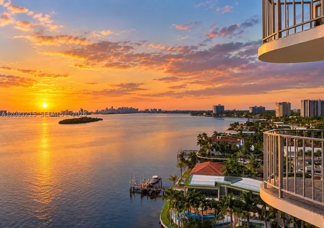 Listing Photo 5 - Condo for sale in building located at 11930 N Bayshore Dr, South Miami, FL 33181 - Unit #1405