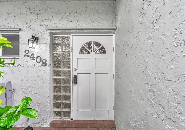Photo 2 of Townhouse for sale at 2408 N 35th Avenue, Hollywood, FL 33021 | MLS# A12083972 | Listing updated on 2026-09-25
