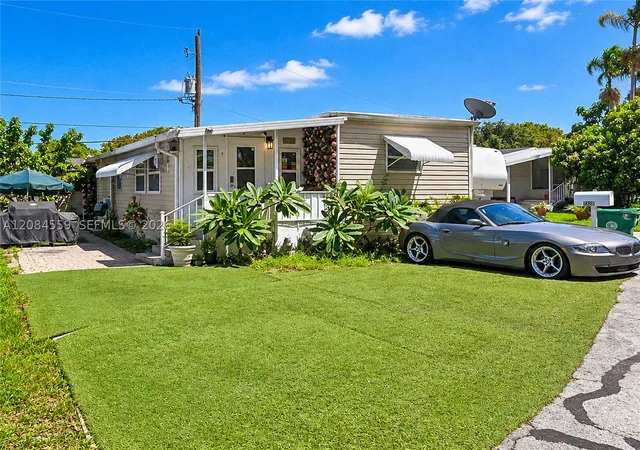 Photo 1 of Manufactured home for sale at 4832 Sw 47 Lane, Davie, FL 33314 | MLS# A12084559 | Listing updated on 2026-10-06