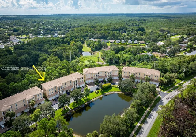Listing Photo 4 - Condo for sale in building located at 12683 SE Old Cypress Dr, Hobe Sound, FL 33455 - Unit #902