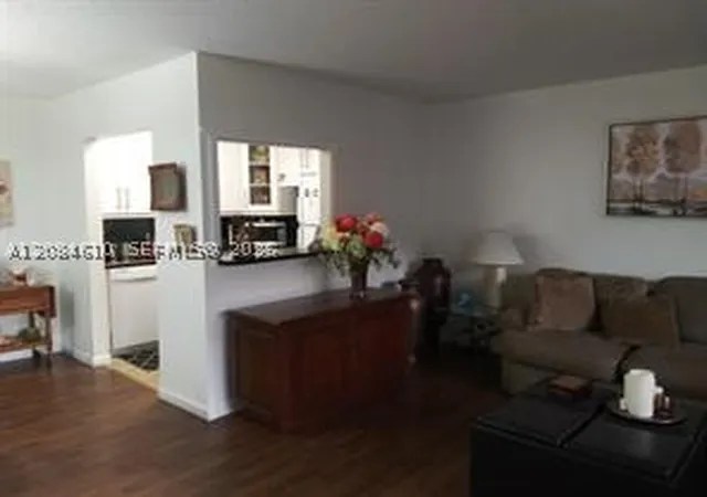 Listing Photo 5 - Condo for sale in building located at 516 Mansfield M, Boca Raton, FL 33434 - Unit #516