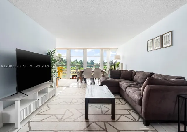 Listing Photo 5 - Condo for sale in building located at 601 Three Islands Blvd, Hallandale Beach, FL 33009 - Unit #304