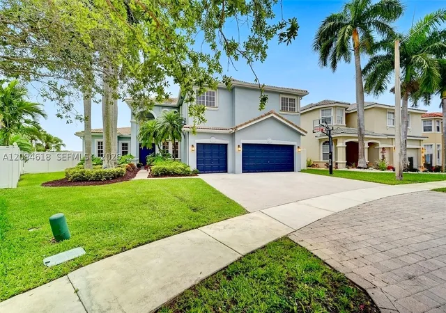Photo 3 of Single family home for sale at 1580 SW 164th Avenue, Pembroke Pines, FL 33027 | MLS# A12084618 | Listing updated on 2026-09-14