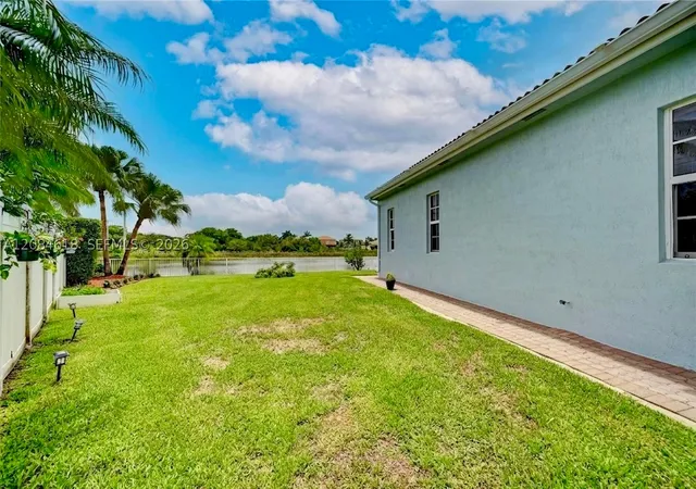 Photo 4 of Single family home for sale at 1580 SW 164th Avenue, Pembroke Pines, FL 33027 | MLS# A12084618 | Listing updated on 2026-09-14