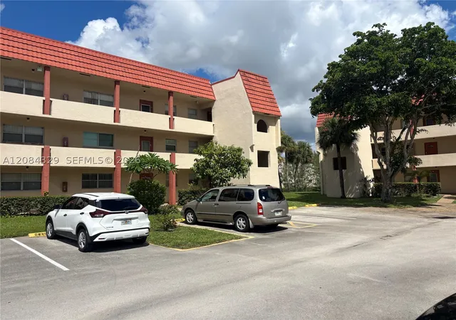 Photo 3 of Condo for sale at 3051 E Sunrise Lakes Dr #211, Sunrise, FL 33322 | MLS# A12084329 | Listing updated on 2026-09-09
