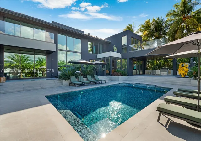 Photo 1 of Mansion for sale at 131 Cape Florida Dr, Key Biscayne, FL 33149 | MLS# A12082460 | Listing updated on 2026-09-14