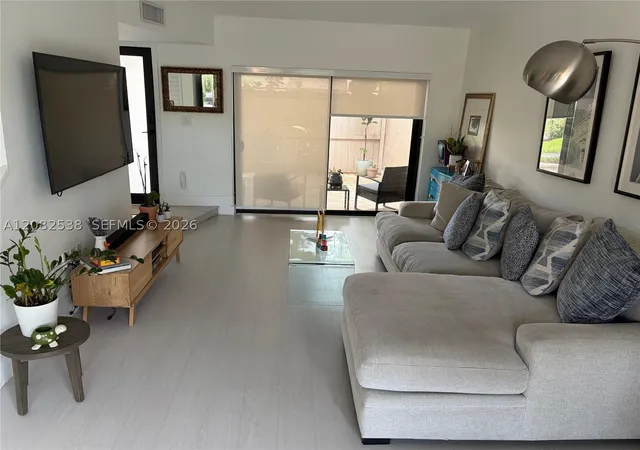 Photo 4 of Townhouse for sale at 9216 SW 136th Street Cir, Miami, FL 33176 | MLS# A12082538 | Listing updated on 2026-09-11