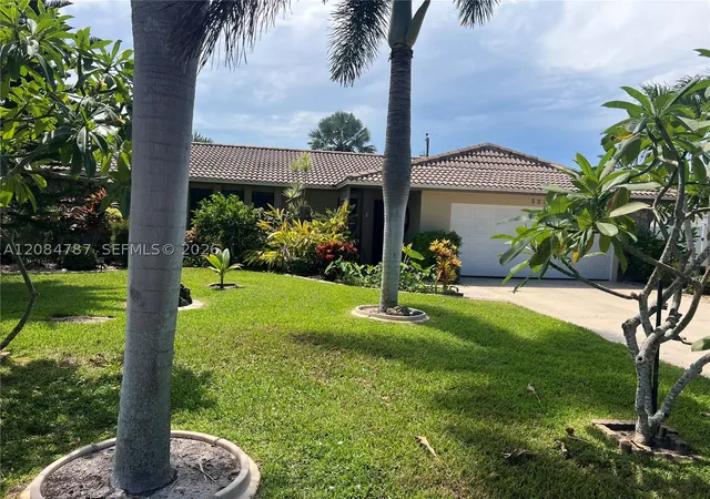 Photo 1 of Single family home for sale at 522 Se 34 Terrace, Cape Coral, FL 33904 | MLS# A12084787 | Listing updated on 2026-09-13