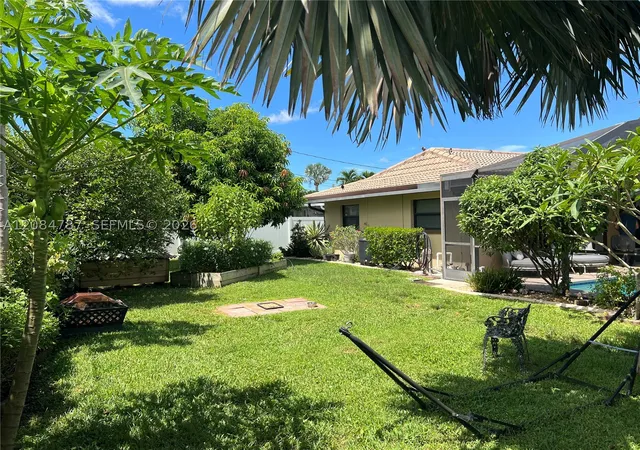 Photo 3 of Single family home for sale at 522 SE 34 Terrace, Cape Coral, FL 33904 | MLS# A12084787 | Listing updated on 2026-09-13