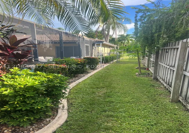 Photo 4 of Single family home for sale at 522 SE 34 Terrace, Cape Coral, FL 33904 | MLS# A12084787 | Listing updated on 2026-09-13