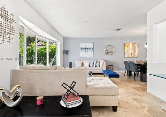 Photo 4 of Single family home for sale at 1103 Washington St, Hollywood, FL 33019 | MLS# A12082149 | Listing updated on 2026-09-14