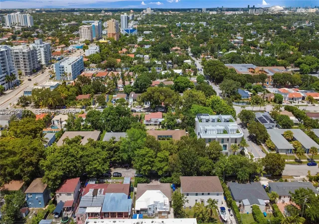 Photo 3 of Single family home for sale at 2532 Sw 27th Street, Miami, FL 33133 | MLS# A12084833 | Listing updated on 2026-09-11