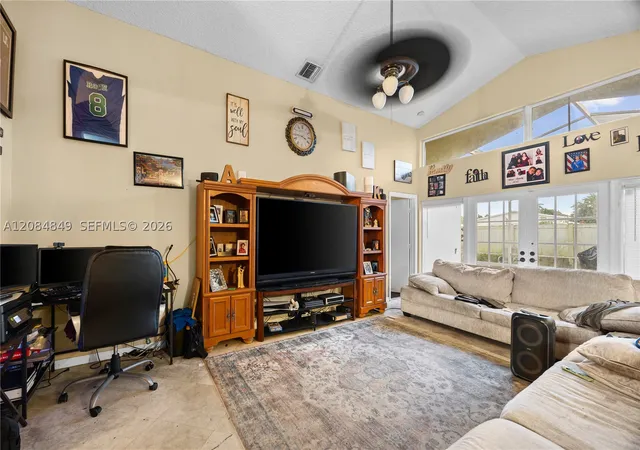 Photo 2 of Sale Pending at 1065 W Fairfax Cir, Boynton Beach, FL 33436 | MLS# A12084849 | Listing updated on 2026-09-10
