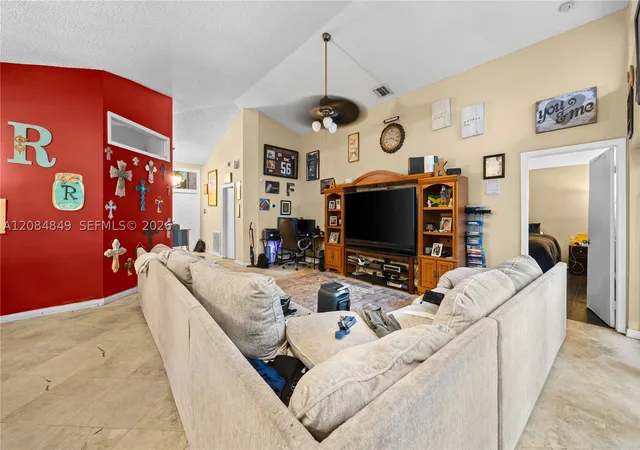 Photo 3 of Sale Pending at 1065 W Fairfax Cir, Boynton Beach, FL 33436 | MLS# A12084849 | Listing updated on 2026-09-10