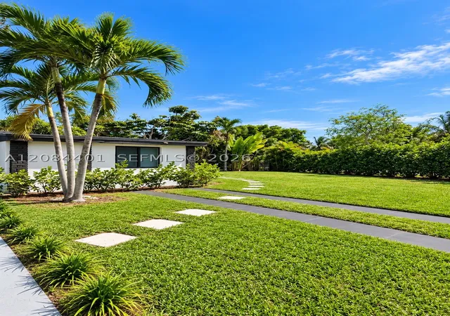 Photo 2 of Single family home for sale at 930 Ne 163rd Street, North Miami Beach, FL 33162 | MLS# A12084401 | Listing updated on 2026-09-08