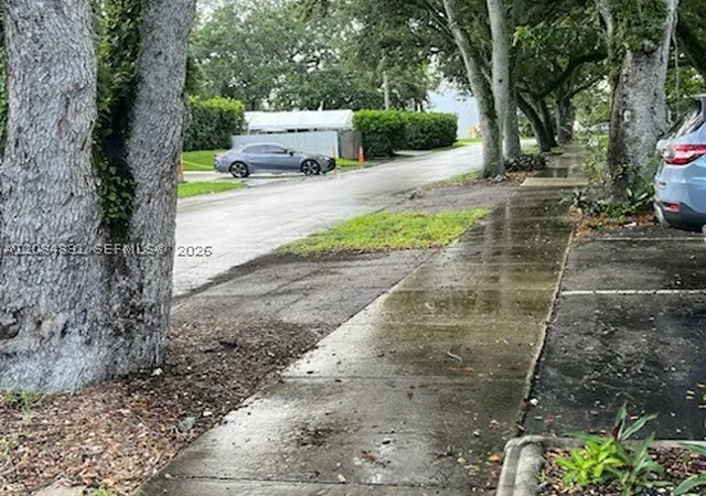 Photo 3 of Townhouse for sale at 3779 Raleigh St, Hollywood, FL 33021 | MLS# A12084831 | Listing updated on 2026-09-18