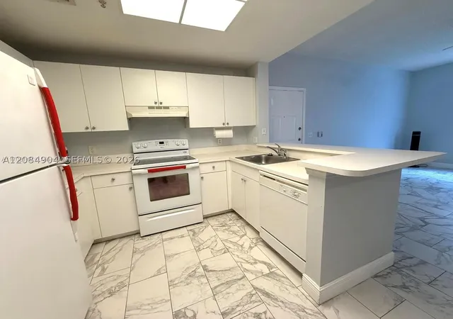 Photo 3 of Condo for sale at 2015 Se 10th Avenue #127, Fort Lauderdale, FL 33316 | MLS# A12084904 | Listing updated on 2026-09-08