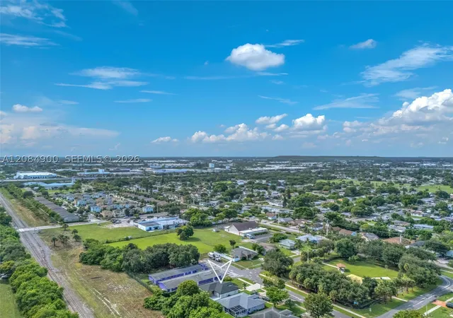 Photo 4 of Single family home for sale at 370 NW 14th Street, Pompano Beach, FL 33060 | MLS# A12084900 | Listing updated on 2026-09-08