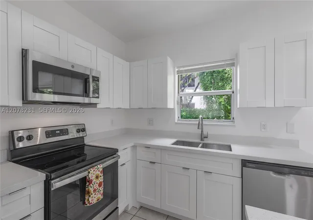 Photo 3 of Townhouse for sale at 2992 Se 15th Avenue, Homestead, FL 33035 | MLS# A12078231 | Listing updated on 2026-09-08