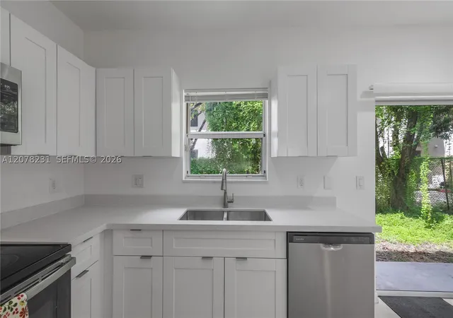 Photo 3 of Townhouse for sale at 2992 SE 15th Avenue, Homestead, FL 33035 | MLS# A12078231 | Listing updated on 2026-09-08
