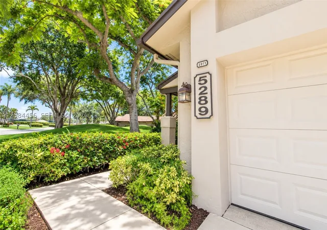 Photo 2 of Single family home for sale at 5289 Fairway Woods Dr #2911, Delray Beach, FL 33484 | MLS# A12084456 | Listing updated on 2026-09-08