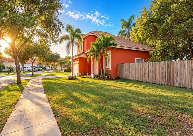 Photo 3 of Single family home for sale at 1430 Se 22nd Lane, Homestead, FL 33035 | MLS# A12085069 | Listing updated on 2026-10-06