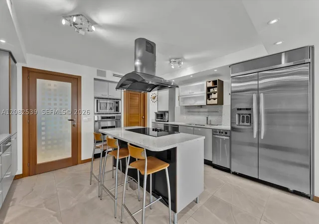 Photo 4 of Condo for sale at 2 Grv Isle Dr #B1709, Miami, FL 33133 | MLS# A12082539 | Listing updated on 2026-10-06