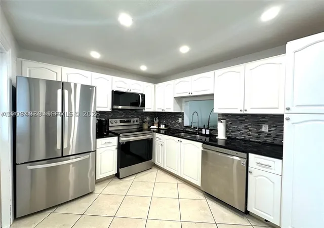 Photo 3 of Condo for sale at 620 NE 12th Avenue #102, Hallandale Beach, FL 33009 | MLS# A12084838 | Listing updated on 2026-09-08