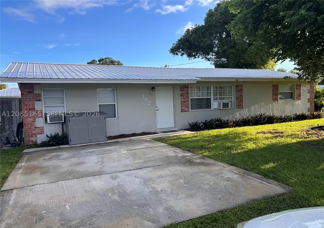 Photo 1 of Single family home for sale at 362 Park Ln Dr, North Fort Myers, FL 33917 | MLS# A12085165 | Listing updated on 2026-09-08