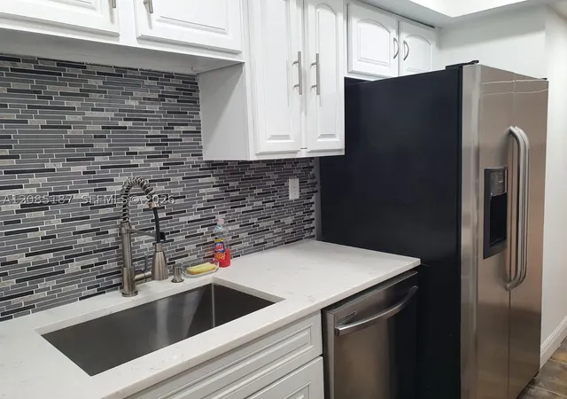 Photo 2 of Townhouse for sale at 3551 Nw 95th Terrace #303, Sunrise, FL 33351 | MLS# A12085187 | Listing updated on 2026-10-02