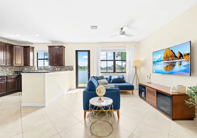 Photo 4 of Townhouse for sale at 8442 Lake Majesty Ln, Parkland, FL 33076 | MLS# A12076327 | Listing updated on 2026-09-13