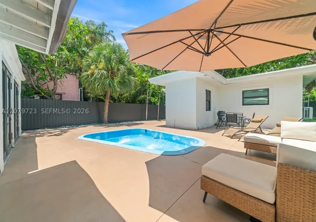 Photo 3 of Multi family home for sale at 509 Se 19th Street, Fort Lauderdale, FL 33316 | MLS# A12079723 | Listing updated on 2026-09-08