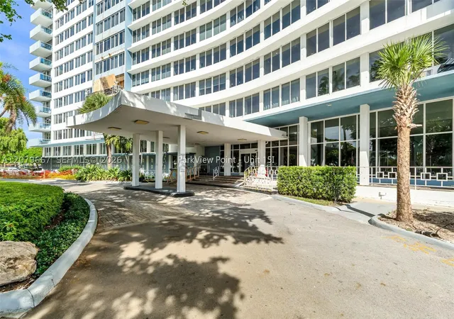 Listing Photo 2 - Condo for sale in building located at 7441 Wayne Ave, Miami, FL 33141 - Unit #15I