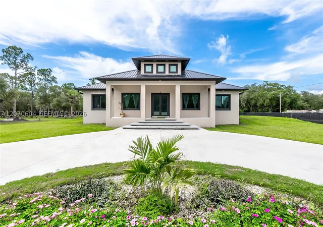 Photo 3 of Single family home for sale at 300 Montura Ave, Clewiston, FL 33440 | MLS# A12070604 | Listing updated on 2026-09-08