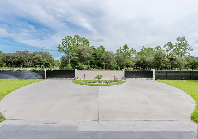 Photo 51 of Single family home for sale at 300 Montura Ave, Clewiston, FL 33440 | MLS# A12070604 | Listing updated on 2026-09-08