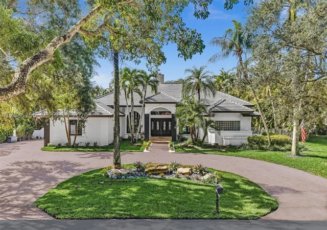 Photo 2 of Single family home for sale at 11980 Piccadilly Pl, Davie, FL 33325 | MLS# A12085255 | Listing updated on 2026-09-10