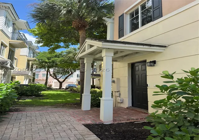 Photo 2 of Townhouse for sale at 500 Nw 39th Circle, Boca Raton, FL 33431 | MLS# A12085239 | Listing updated on 2026-09-12