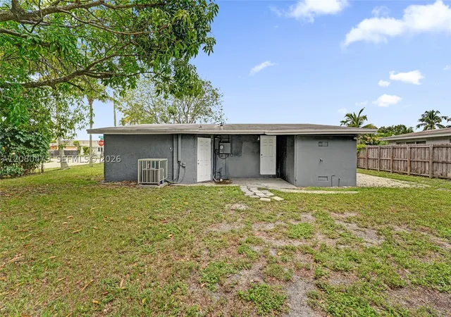 Photo 4 of Single family home for sale at 1843 Lauderdale Manor Dr, Fort Lauderdale, FL 33311 | MLS# A12080479 | Listing updated on 2026-09-09