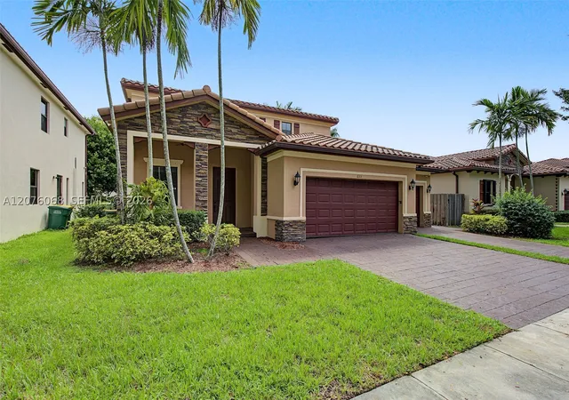 Photo 3 of Single family home for sale at 633 Se 35th Terrace, Homestead, FL 33033 | MLS# A12076068 | Listing updated on 2026-09-09