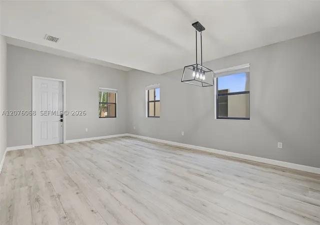 Photo 4 of Single family home for sale at 633 SE 35th Terrace, Homestead, FL 33033 | MLS# A12076068 | Listing updated on 2026-09-09