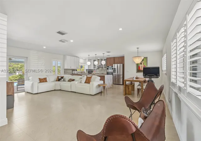 Photo 4 of Single family home for sale at 10711 SW 70th Street, Miami, FL 33173 | MLS# A12082156 | Listing updated on 2026-09-08