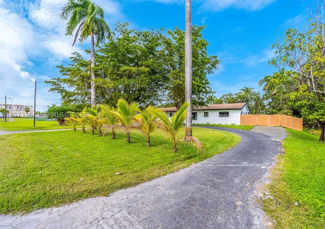 Photo 3 of Single family home for sale at 535 N Biscayne River Dr, Miami, FL 33169 | MLS# A12073364 | Listing updated on 2026-09-09